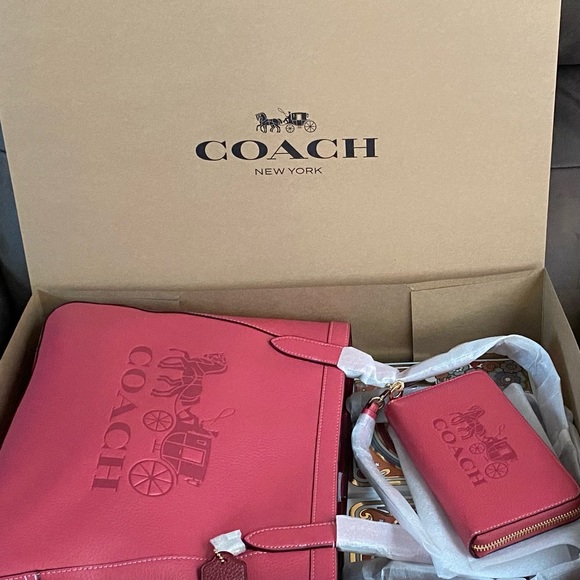 COACH 4 PIECE SET, NWT !! OMG!! - Picture 3 of 14